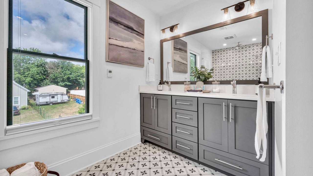 Photo of Bathroom in Detroit - Shoreway