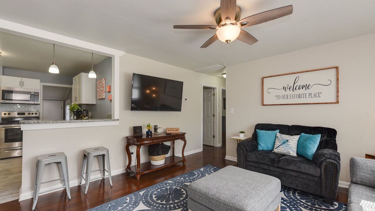 Photo of Livingroom in Buckroe Beach