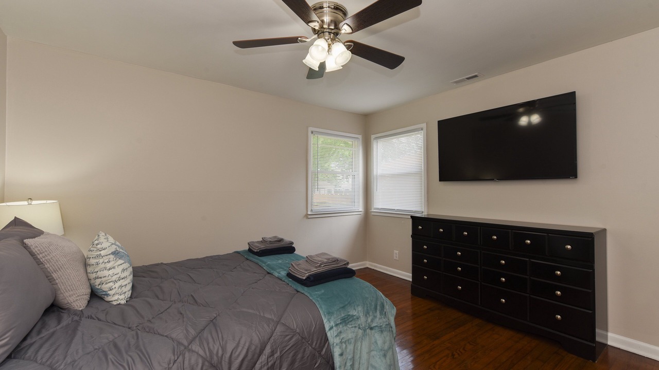 Photo of Bedroom in Buckroe Beach