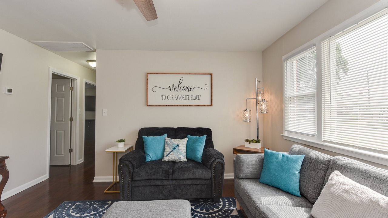 Photo of Livingroom in Buckroe Beach