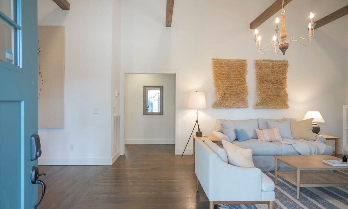 Photo of Livingroom in Donelson Hills