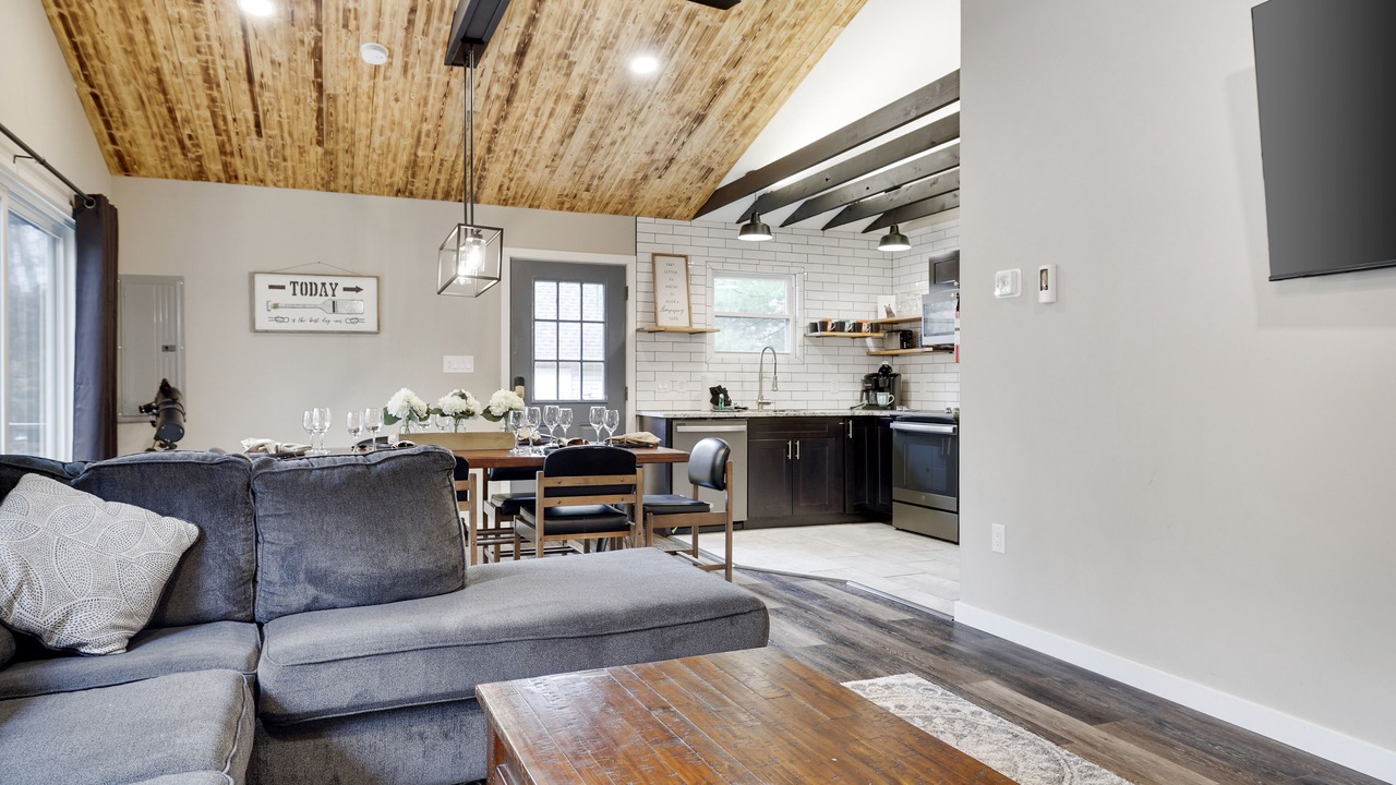 Photo of Livingroom in Lake Harmony Estates