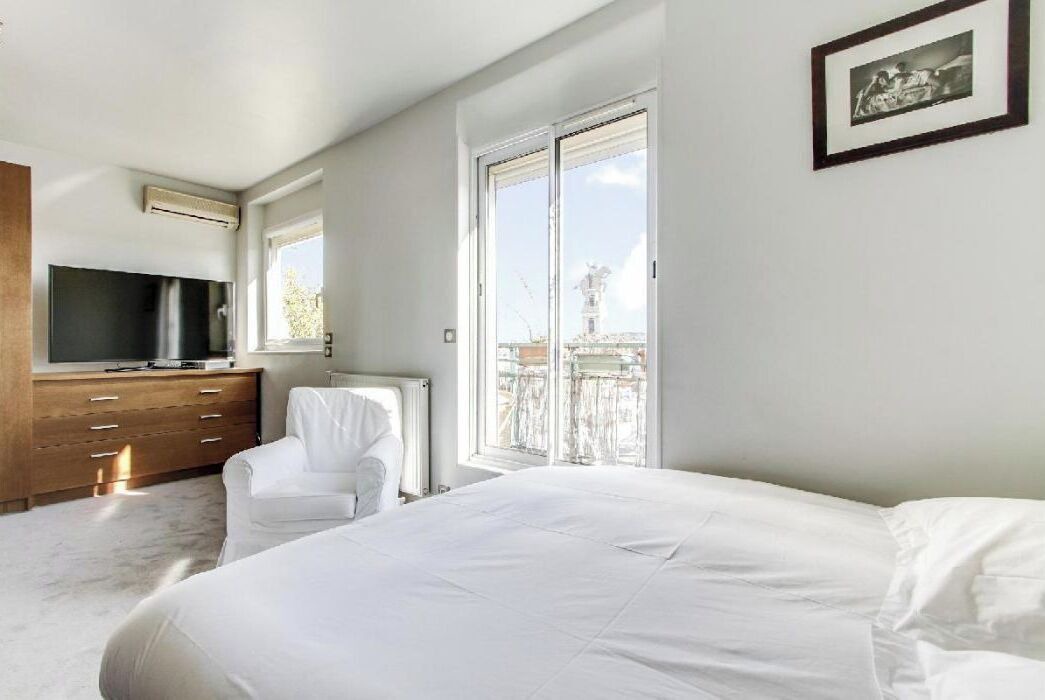 Photo of Bedroom in 6th Arrondissement