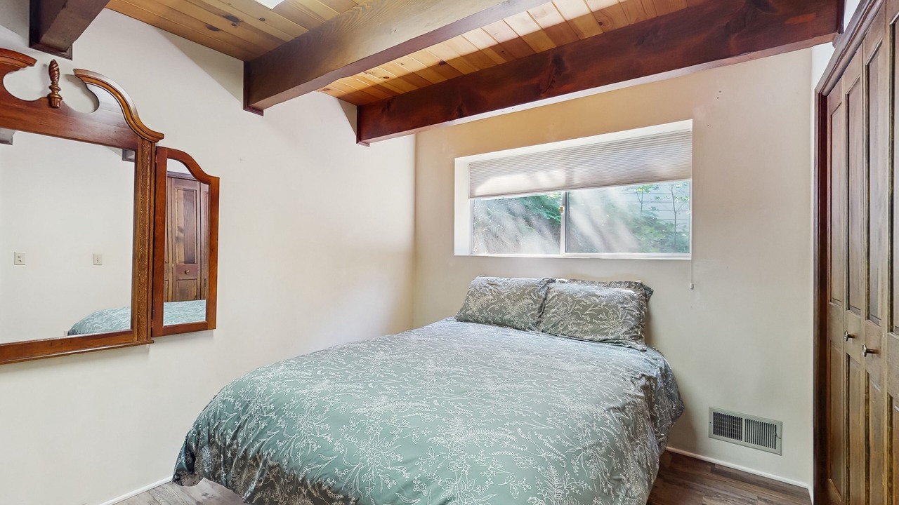 Photo of Bedroom in Cedar Glen