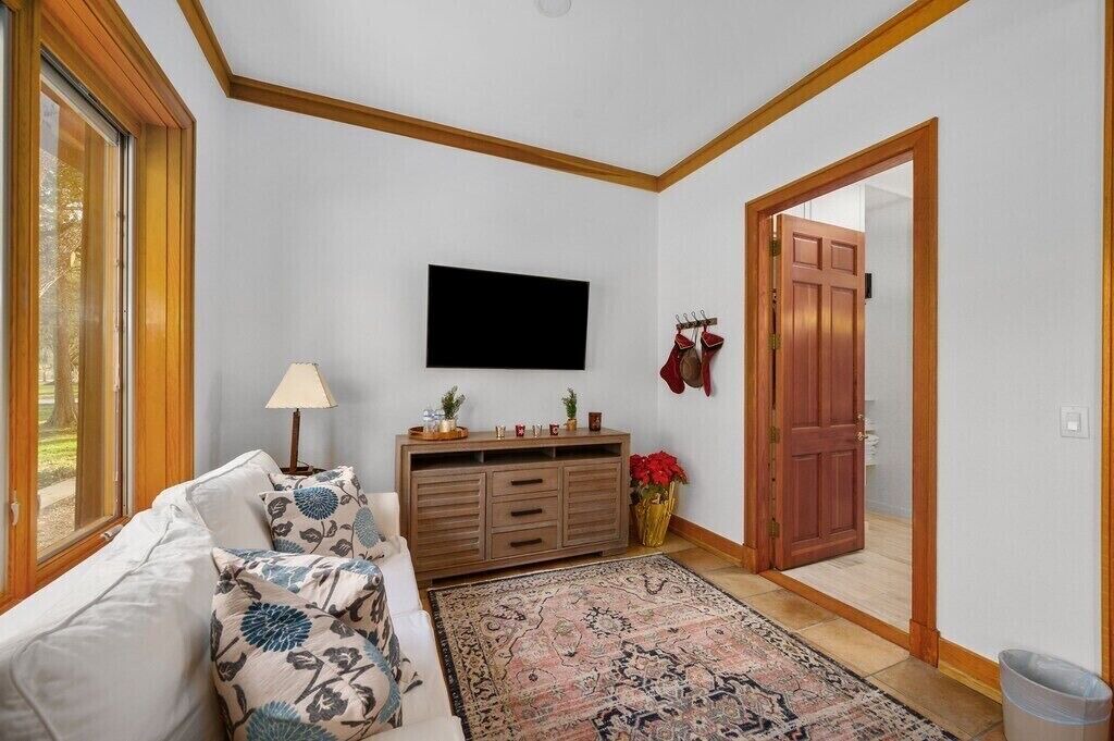 Photo of Livingroom in Cedar Lane