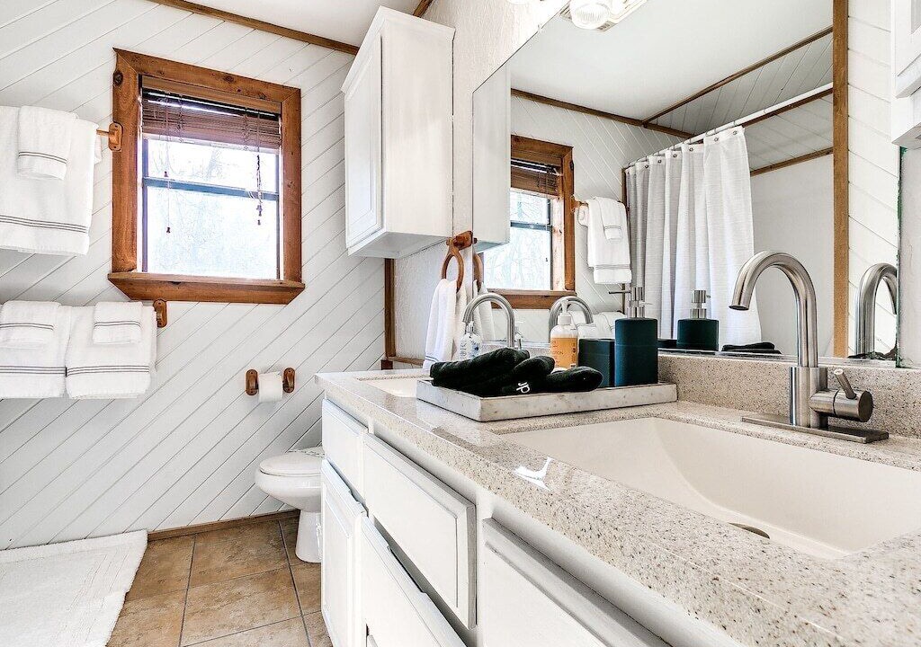 Photo of Bathroom in Eufaula