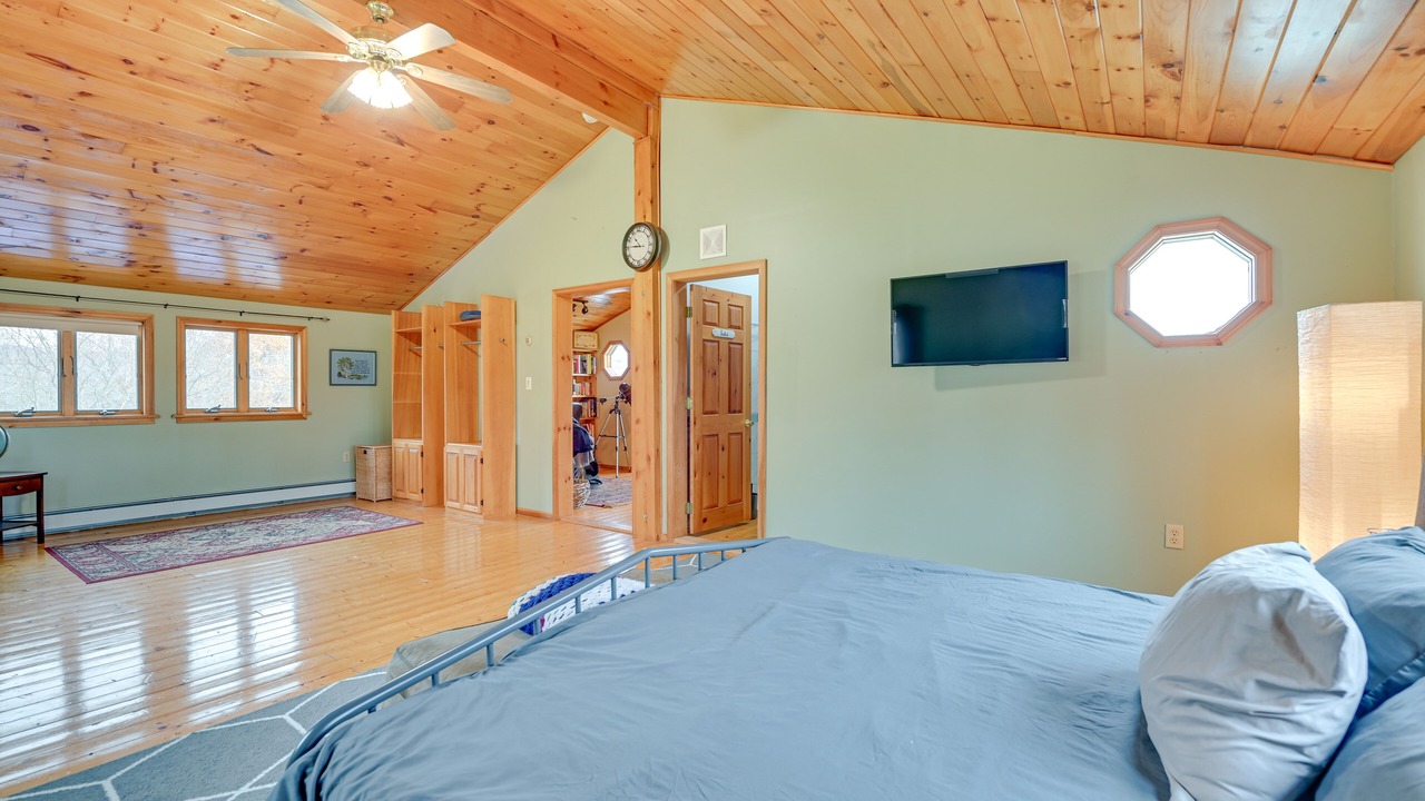 Photo of Bedroom in Oak Hill