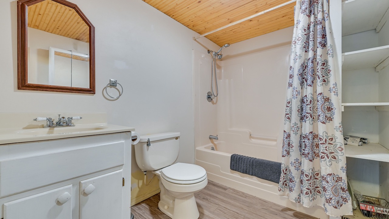 Photo of Bathroom in Oak Hill