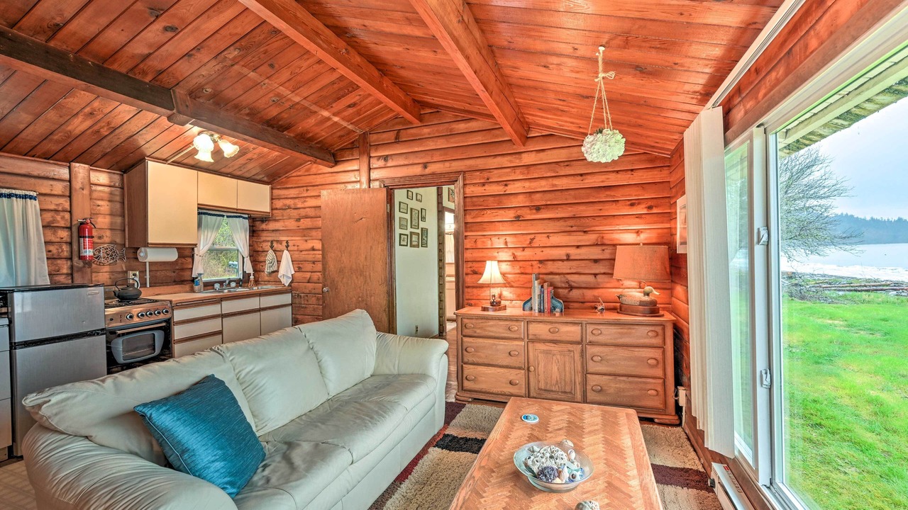 Photo of Livingroom in Sekiu