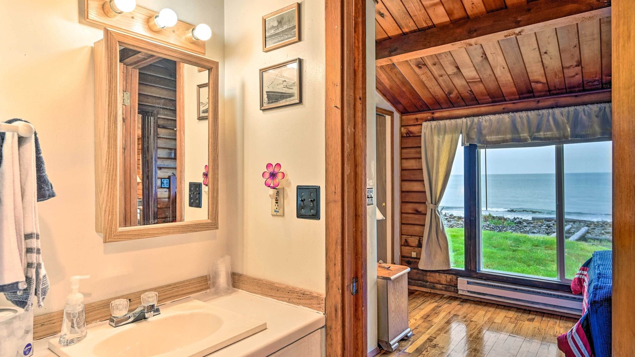 Photo of Bathroom in Sekiu