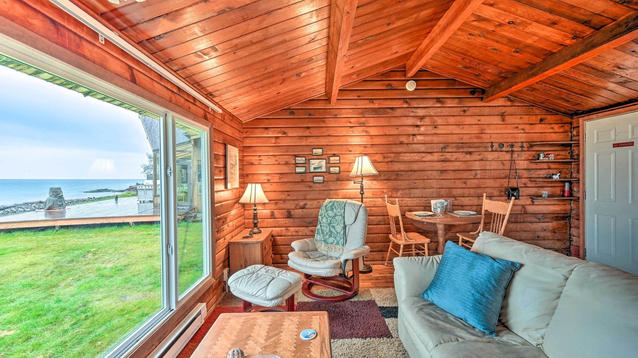 Photo of Livingroom in Sekiu