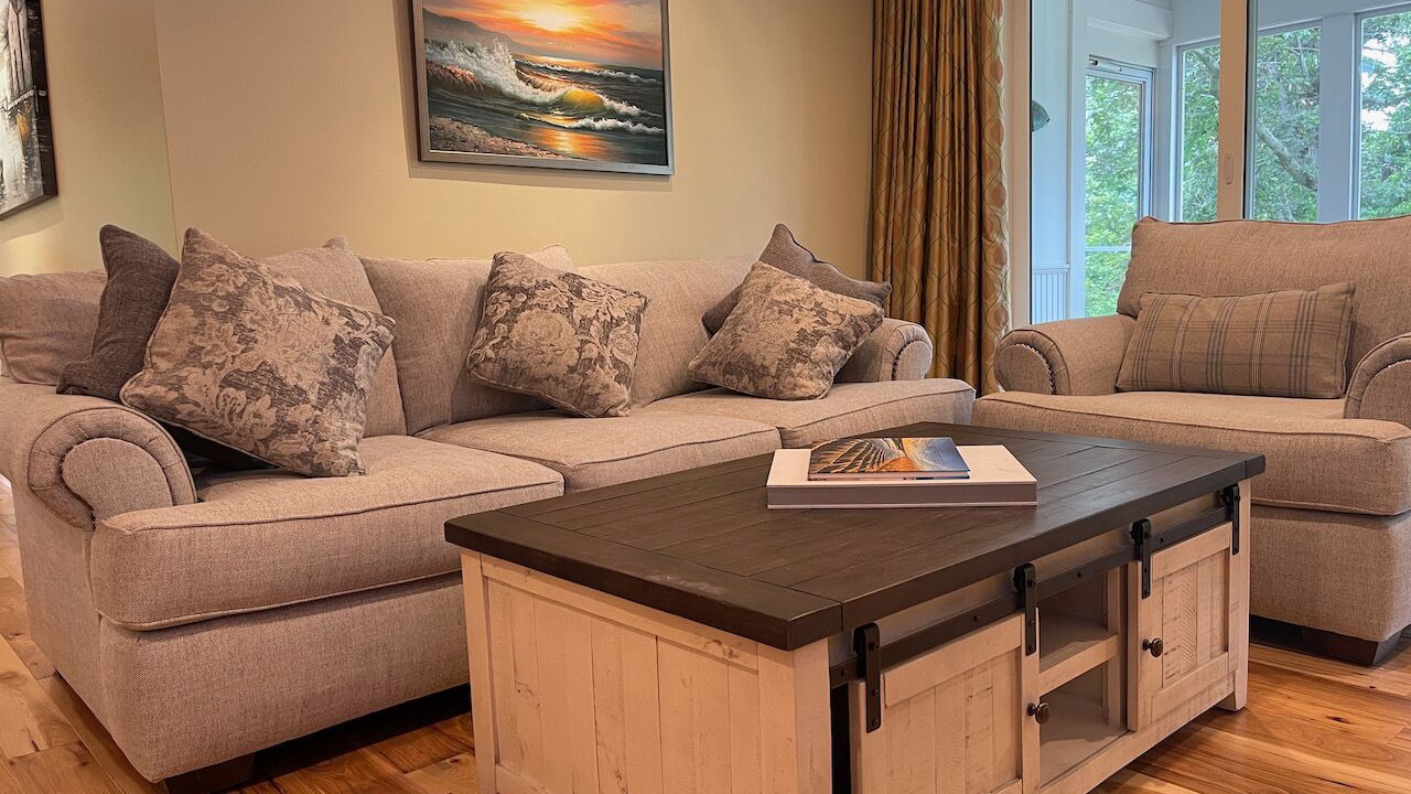 Photo of Livingroom in Brewster