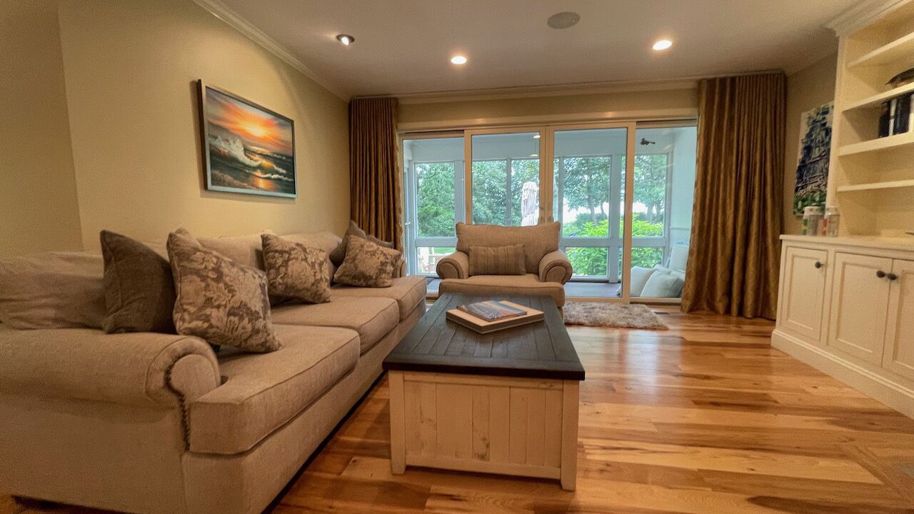 Photo of Livingroom in Brewster