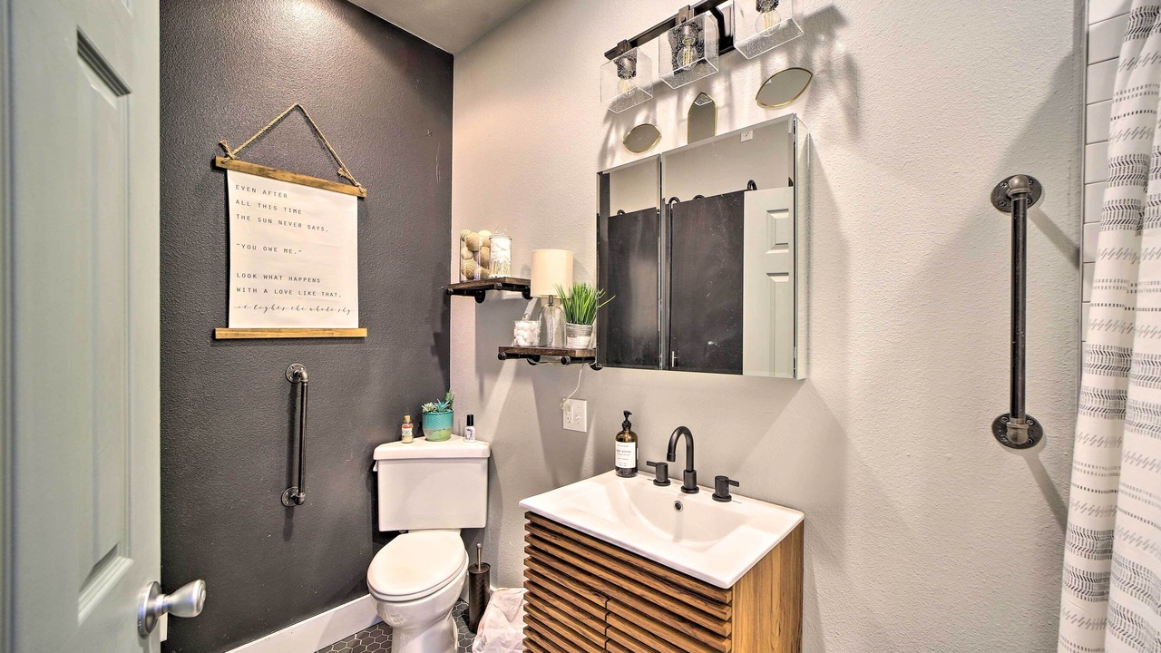 Photo of Bathroom in Eufaula