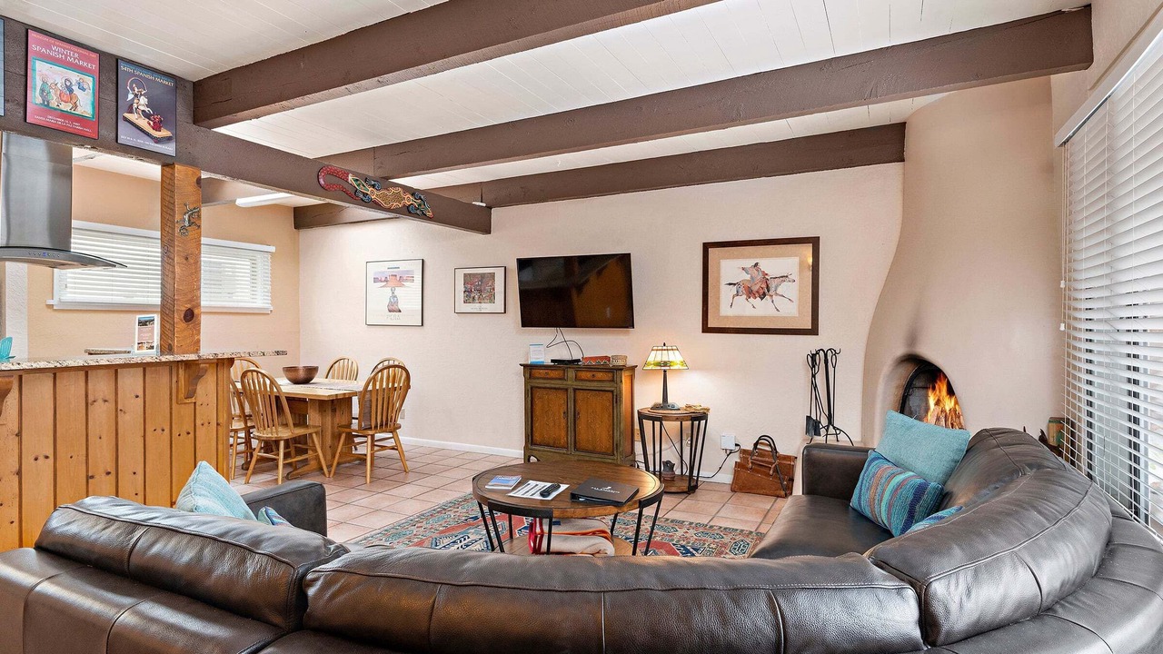 Photo of Livingroom in Northeast Santa Fe