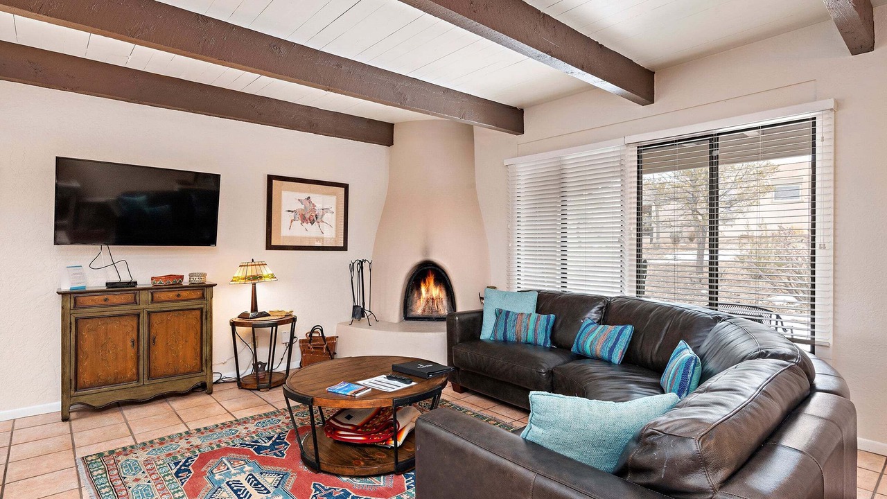Photo of Livingroom in Northeast Santa Fe