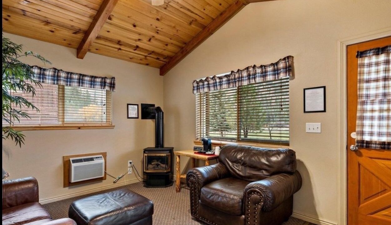 Photo of Livingroom in Lowman