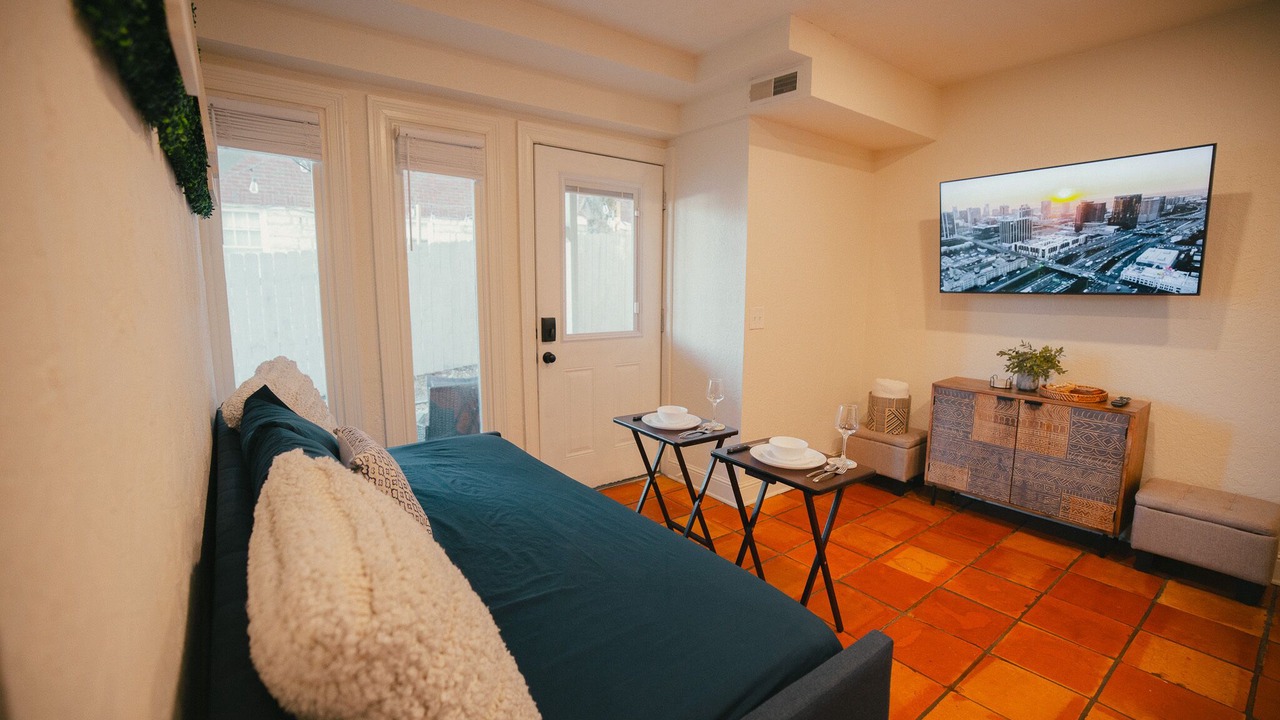 Photo of Livingroom in Hillsboro Village