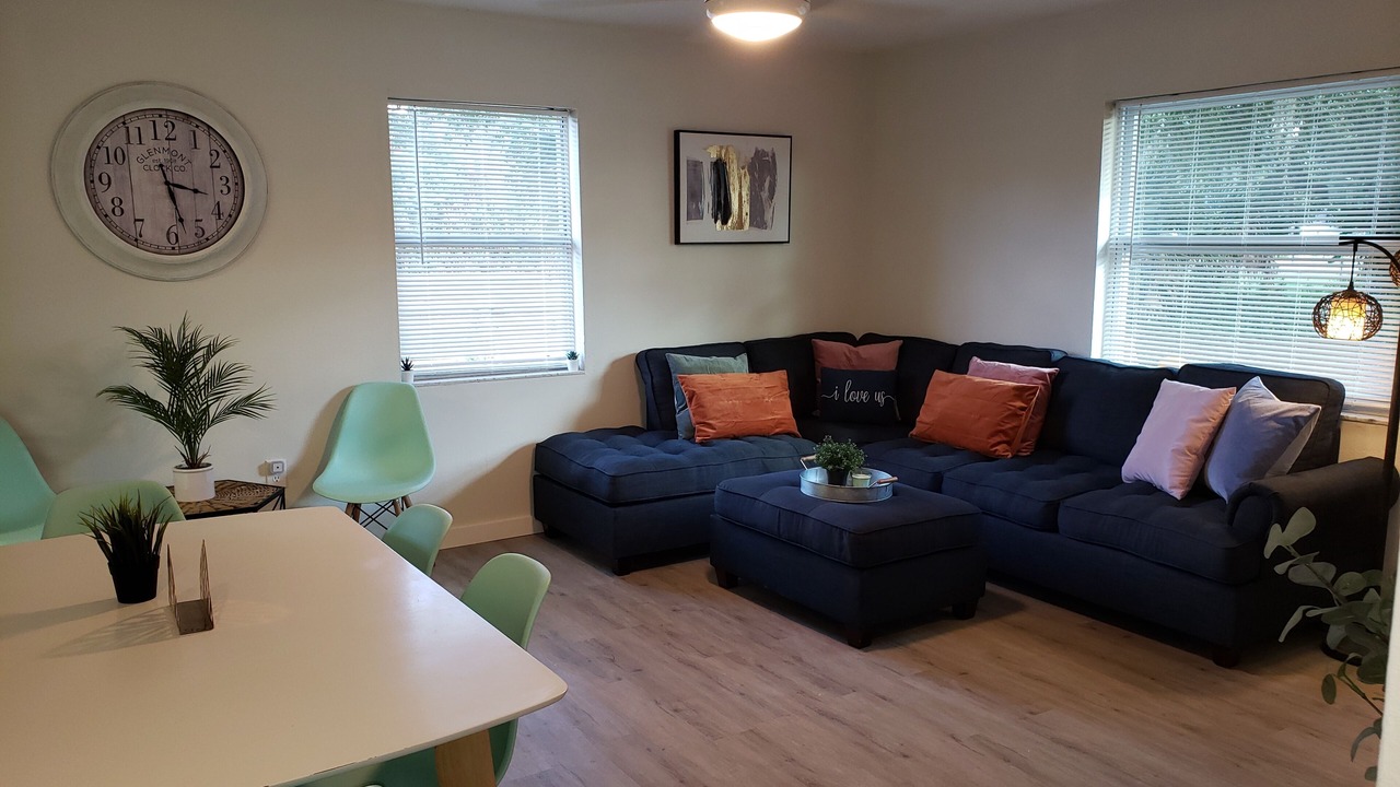 Photo of Livingroom in Warm Mineral Springs