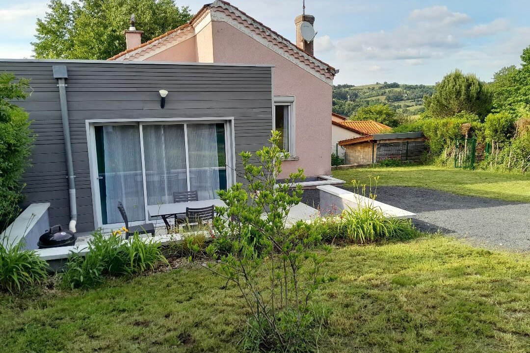 Photo of Patio Balcony in Unieux