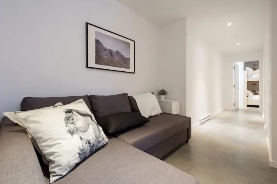 Photo of Livingroom in Petite-Riviere-Saint-Francois