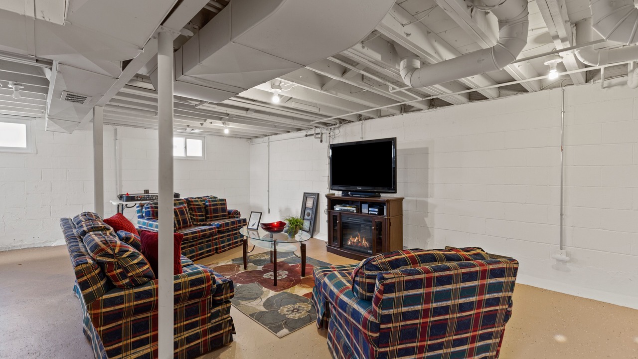 Photo of Livingroom in University City