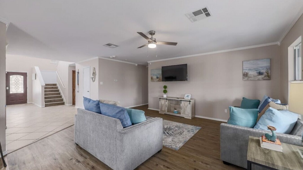 Photo of Livingroom in Hutto