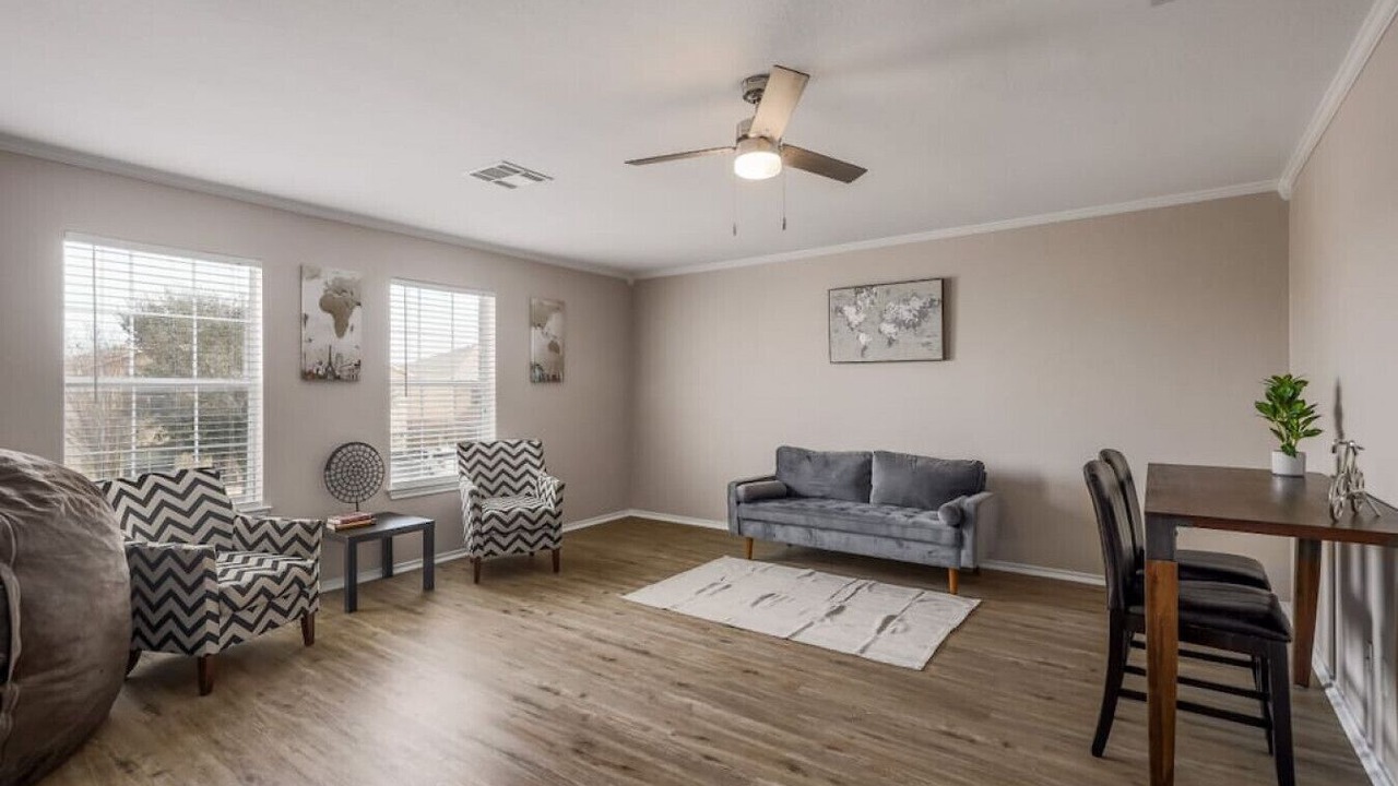 Photo of Livingroom in Hutto