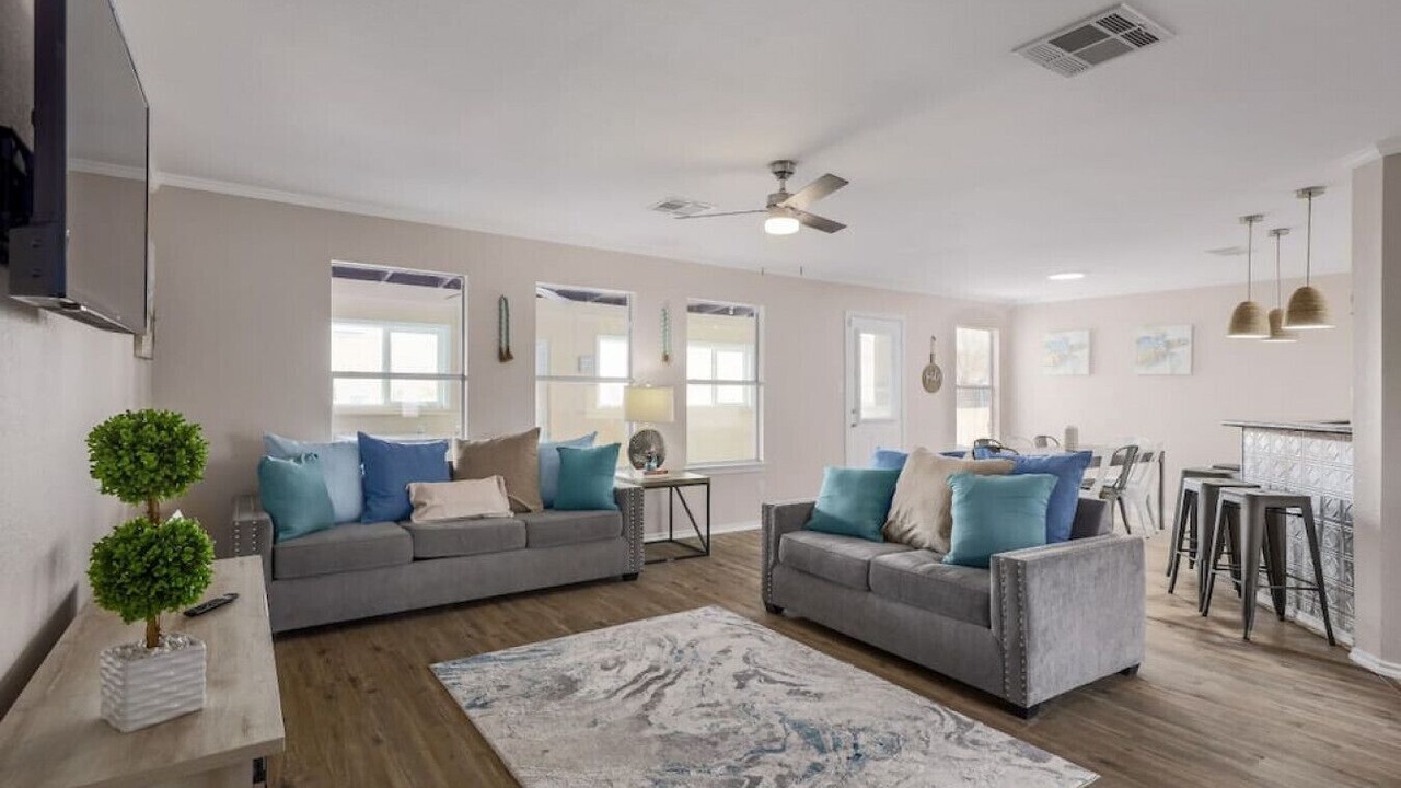 Photo of Livingroom in Hutto