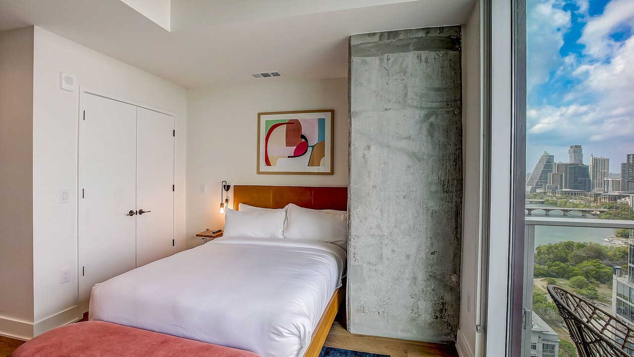 Photo of Bedroom in Rainey Street Historic District