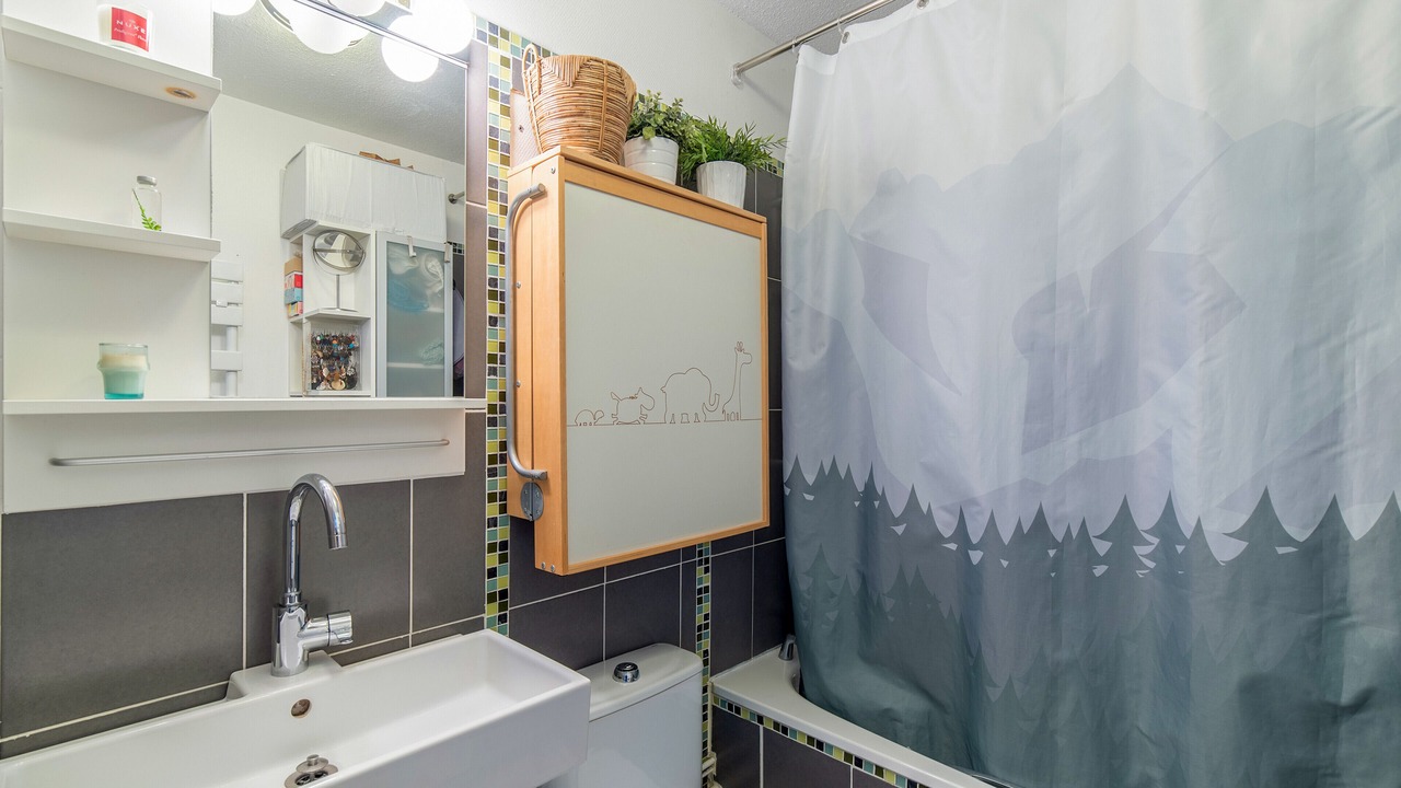 Photo of Bathroom in Yves Farge - Le Fleuve