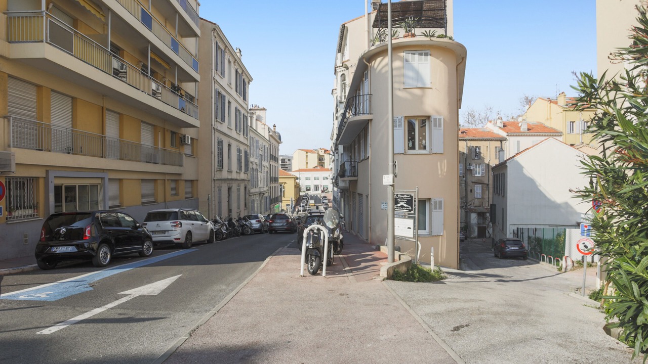 Photo of Others in Carnot