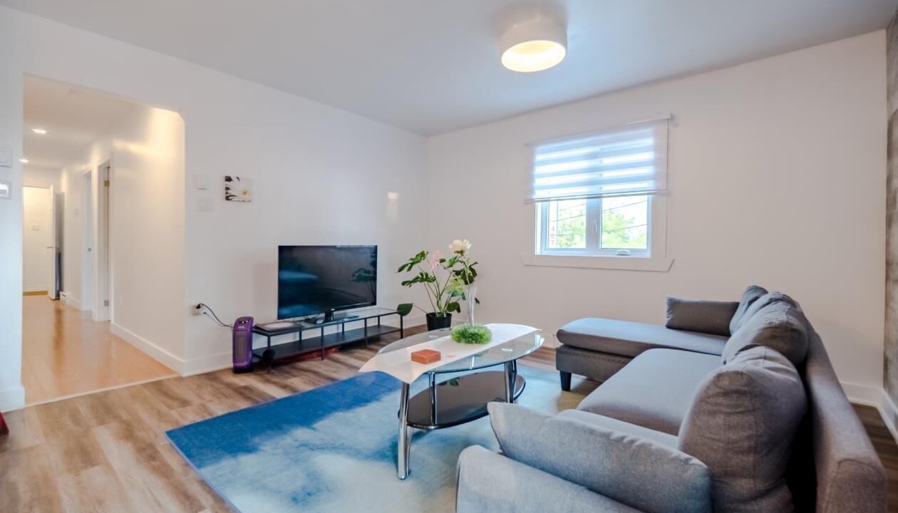 Photo of Livingroom in McMasterville