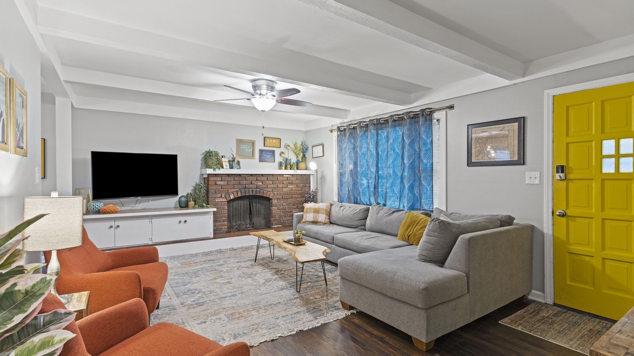 Photo of Livingroom in South Kansas City