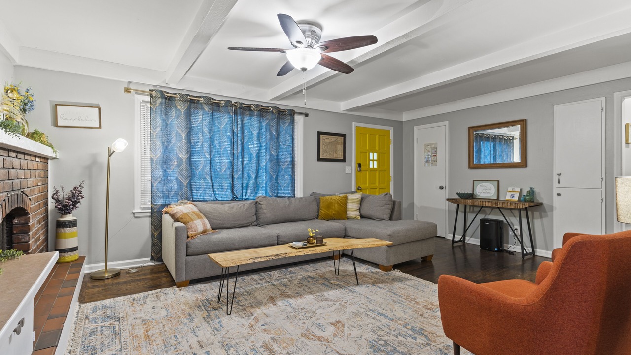 Photo of Livingroom in South Kansas City