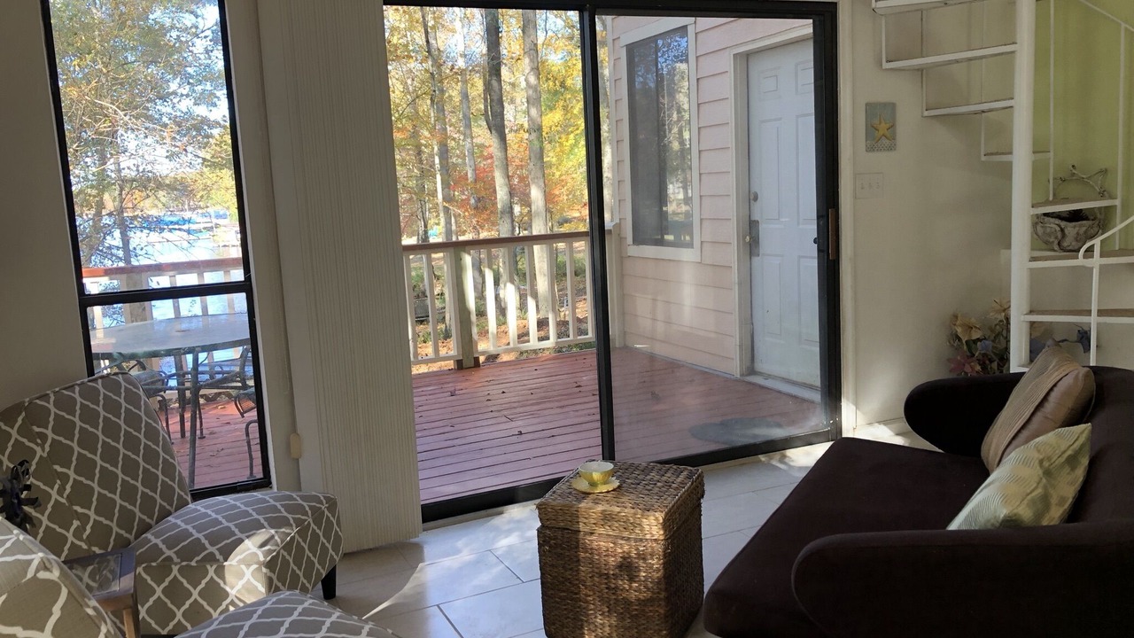 Photo of Livingroom in Eatonton