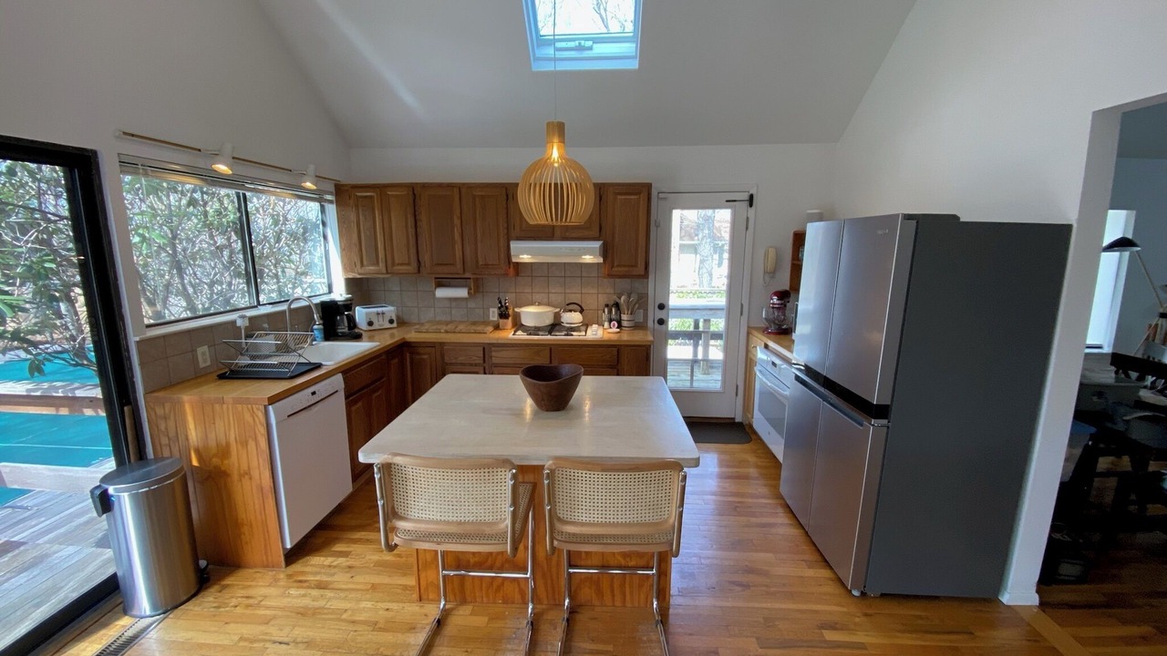 Photo of Others in Hamptons