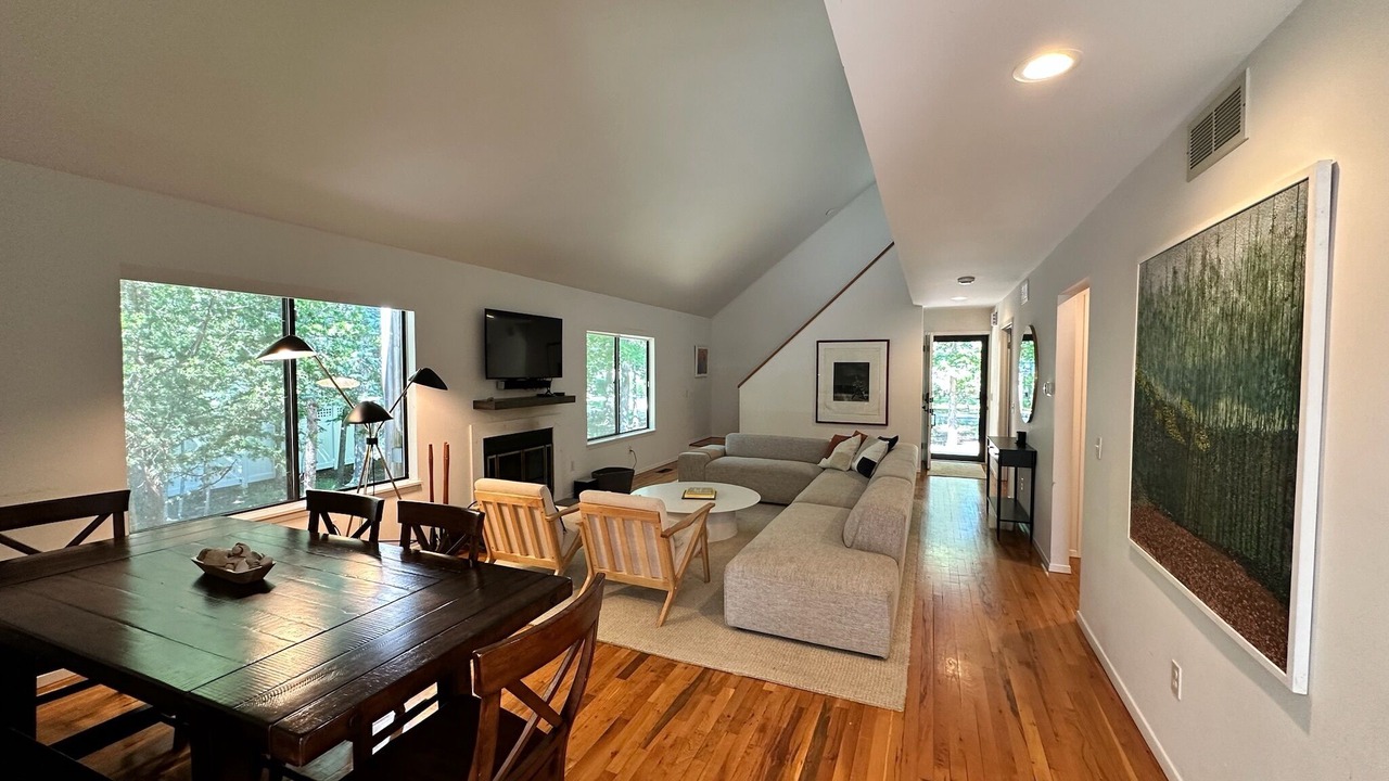 Photo of Others in Hamptons