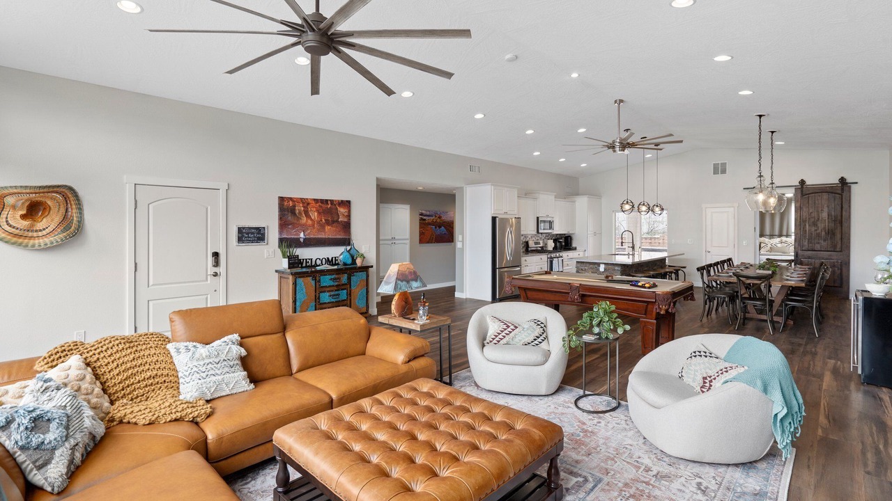 Photo of Livingroom in Oak Creek