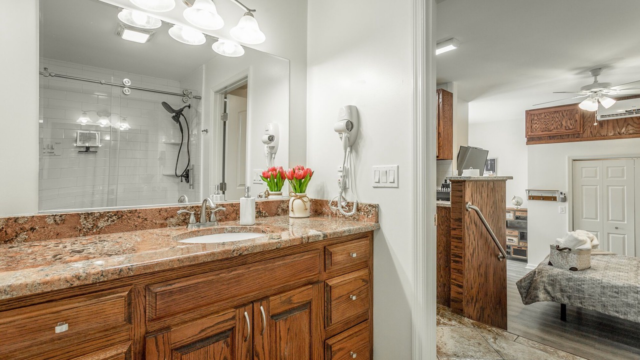 Photo of Bathroom in Graysville