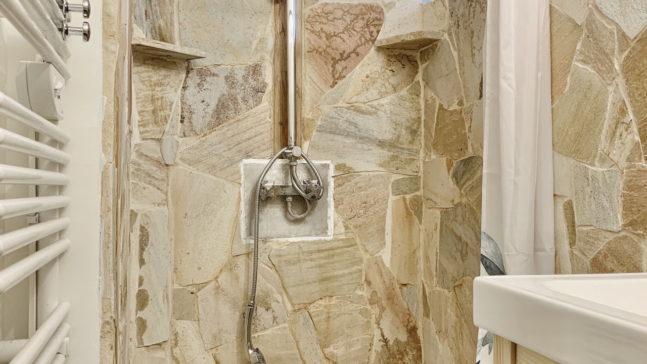 Photo of Bathroom in Secteur 4