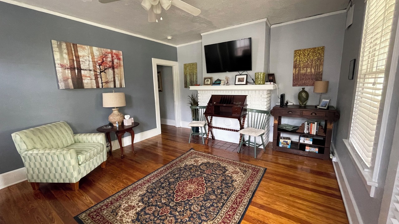 Photo of Bedroom in Murray Hill