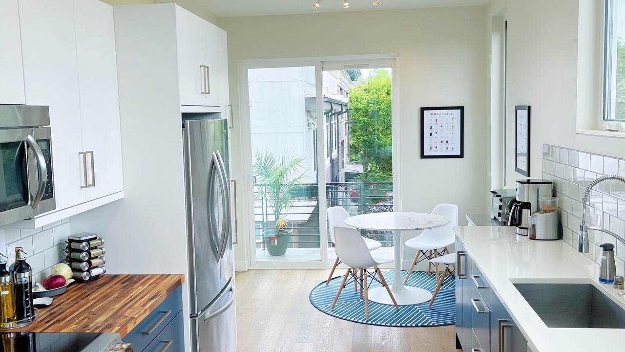 Photo of Bedroom in Broadway