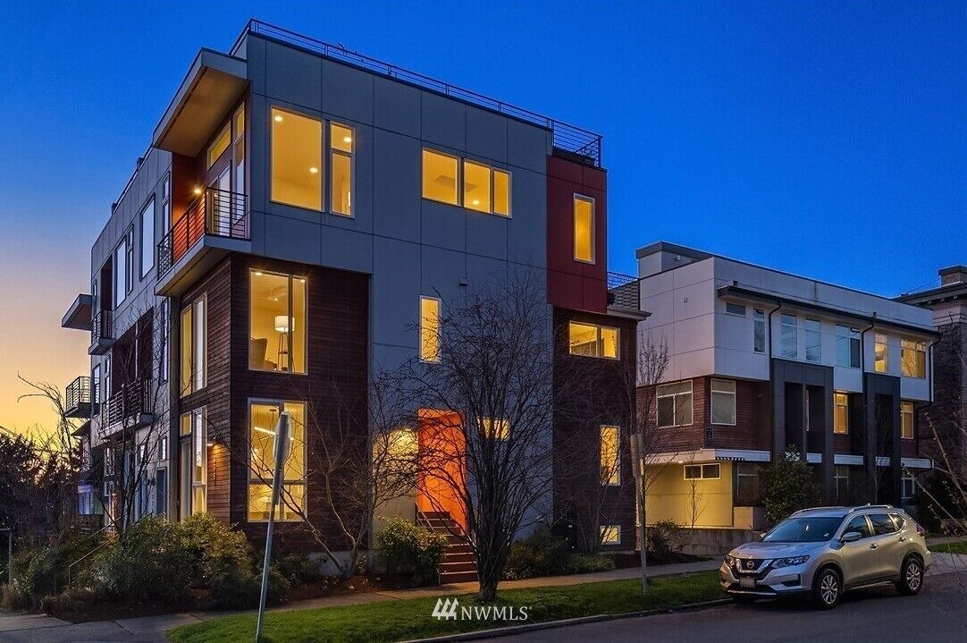 Photo of Outdoor in Broadway