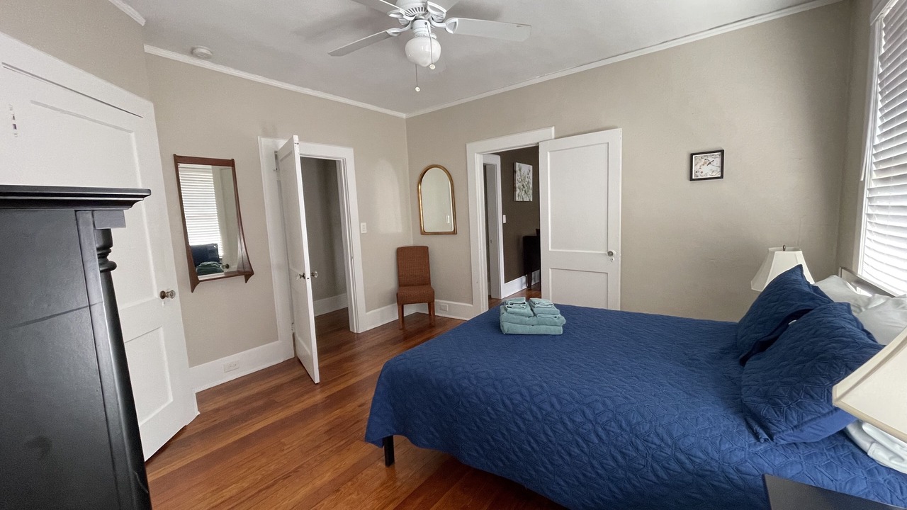Photo of Bedroom in Murray Hill