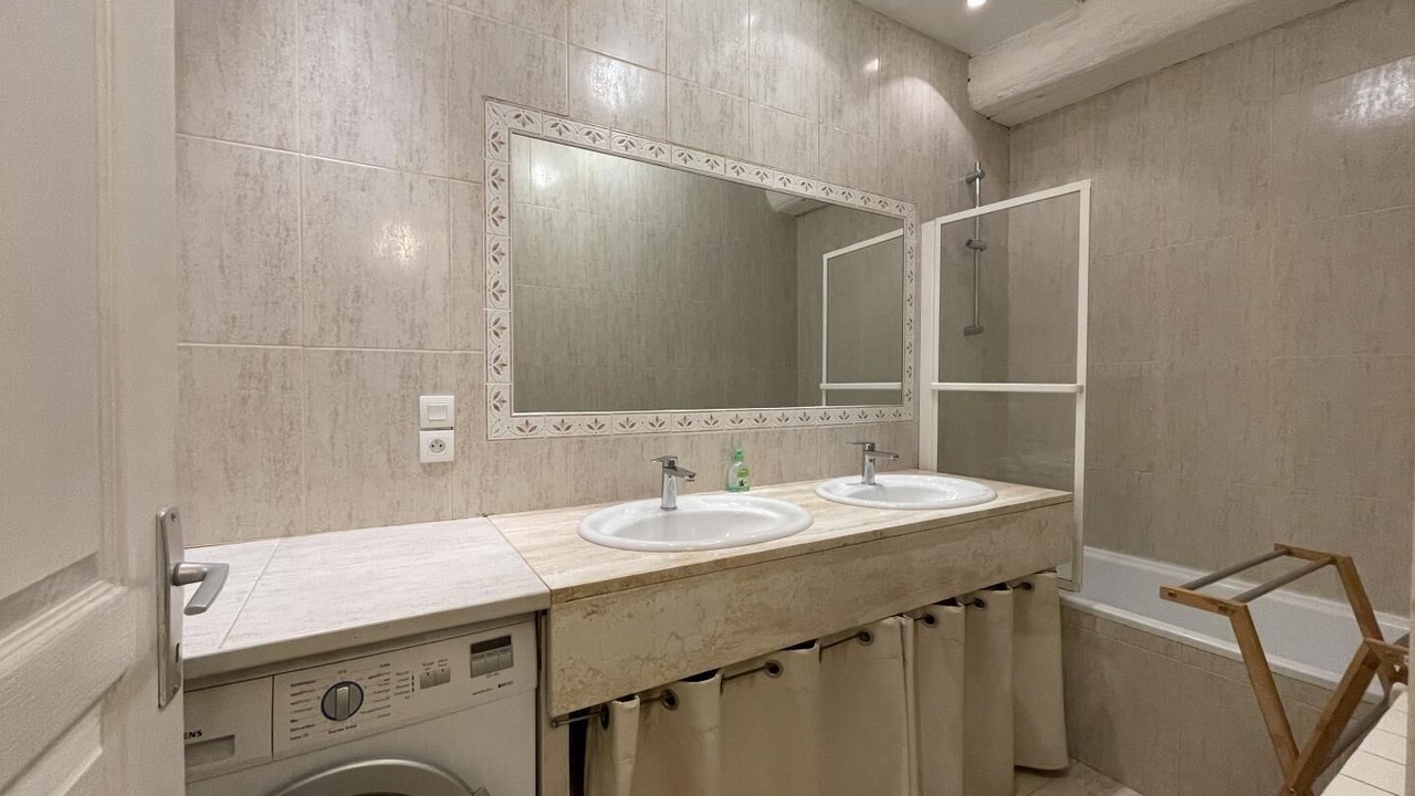 Photo of Bathroom in Sare