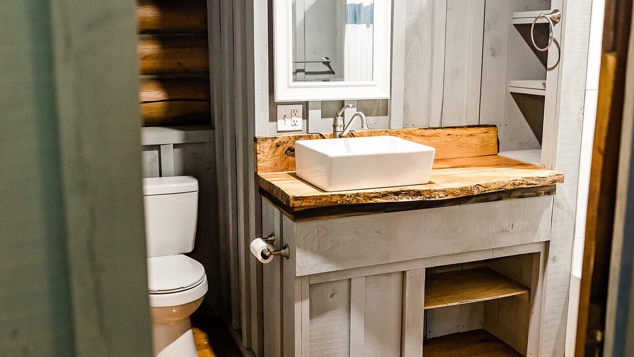 Photo of Bathroom in Pearisburg