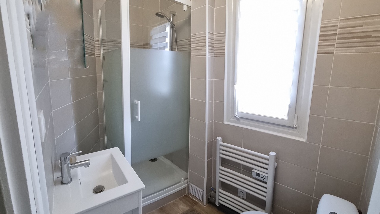 Photo of Bathroom in Lion-sur-Mer