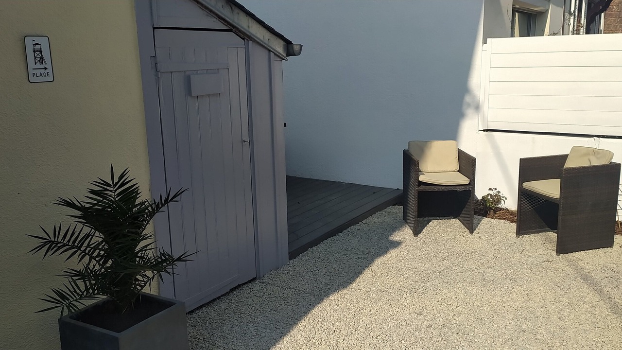 Photo of Patio Balcony in Lion-sur-Mer