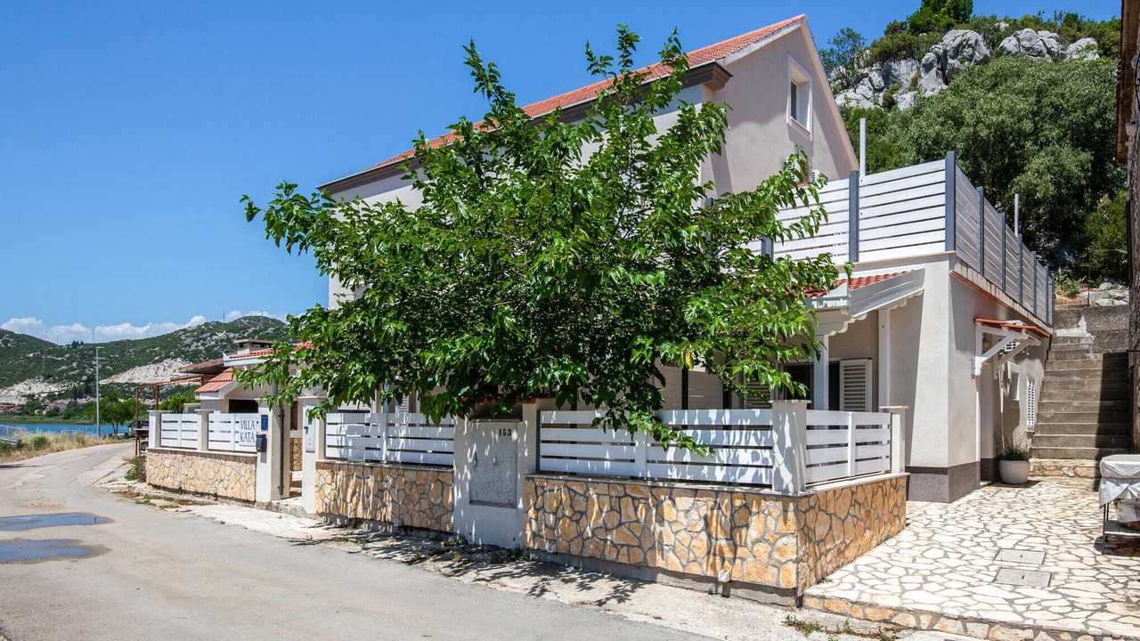 Photo of Others in Ploce